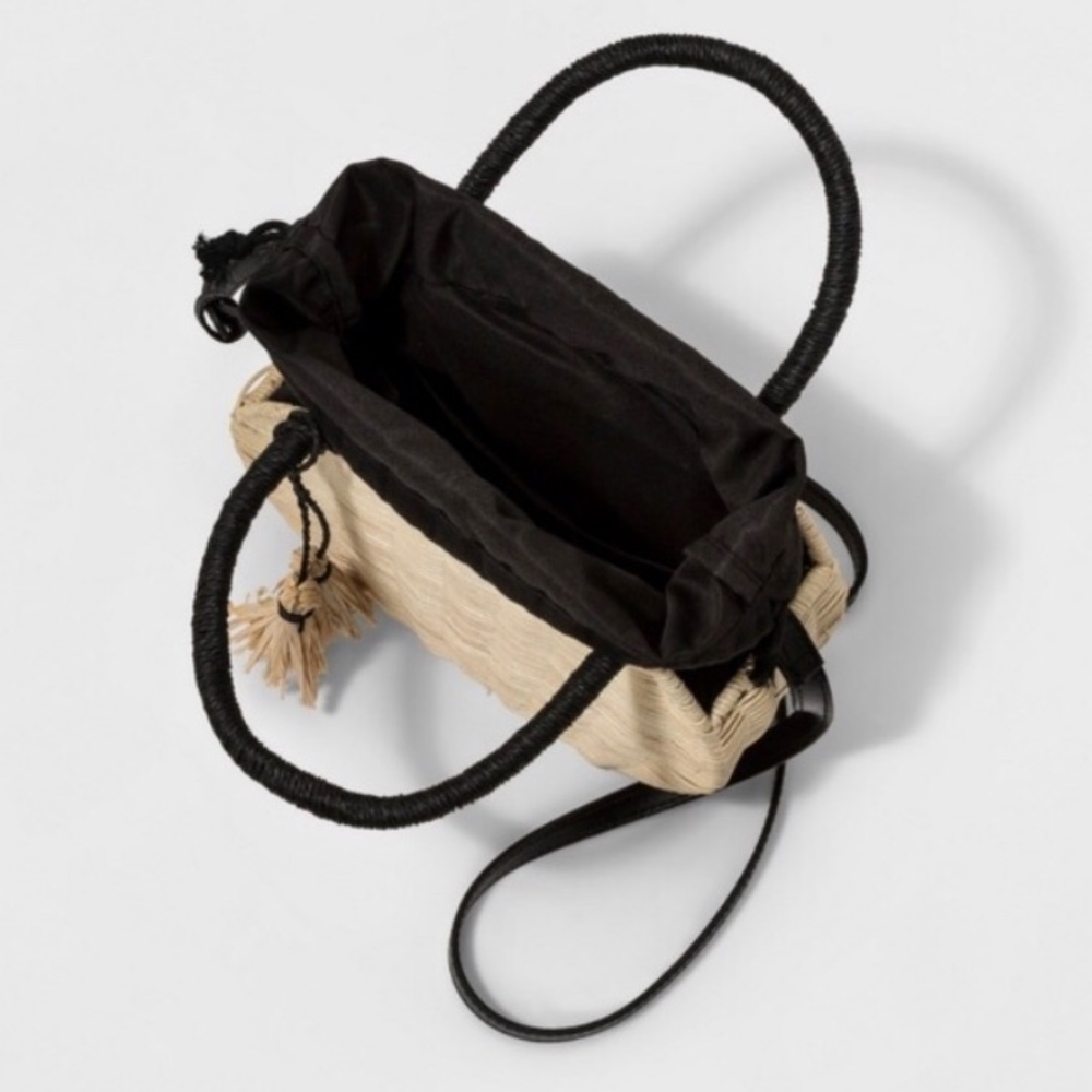 Circle Straw Crossbody Gem